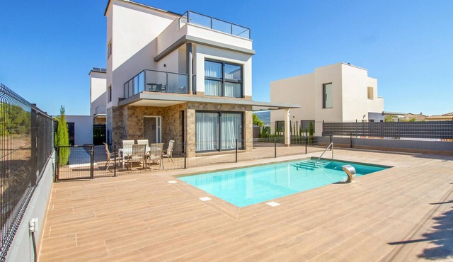 Stunning home in Castalla with WiFi