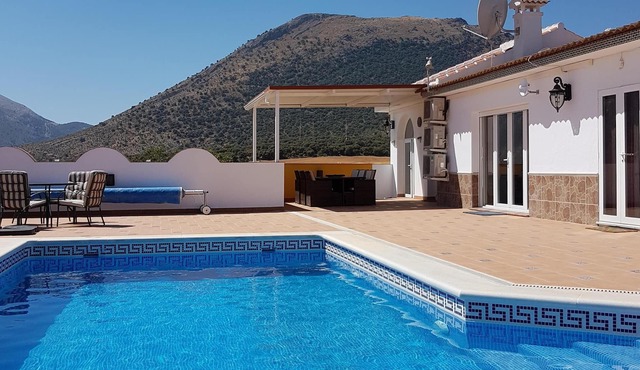 Stunning Private Mountain view villa with pool welcome to real Spain