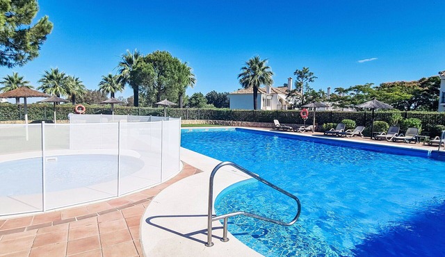 Stunning villa for 4 people with A/C, pool, WIFI, TV and terrace