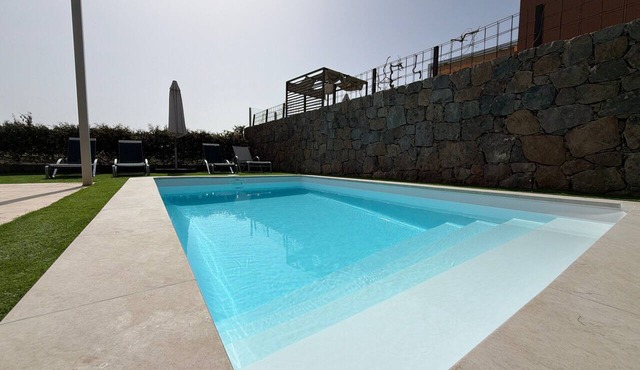 Sunset Oasis Villa with Private Pool, Wi-Fi, and Air Conditioning