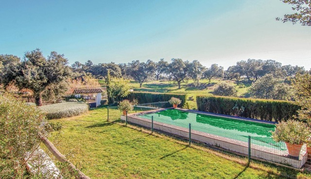 This fantastic 4 bedroom vacation home captivates with its typical Andalusian flair, beautiful furni
