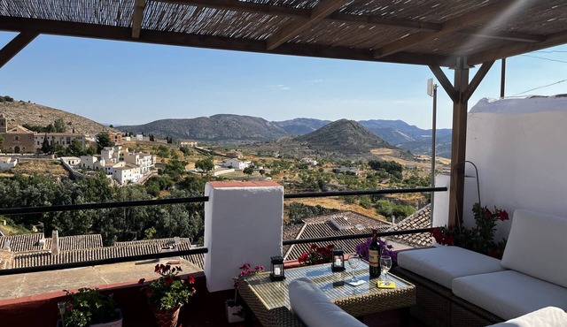 Townhouse with spectacular roof terrace in the centre of Velez Blanco