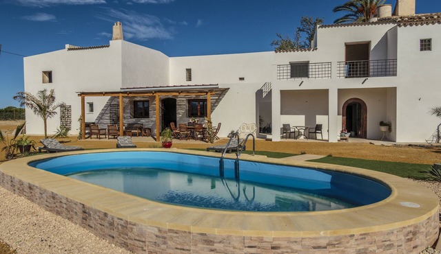 Tranquil rural Villa sleeps 5, Exclusive Private Pool, great views, close to sea