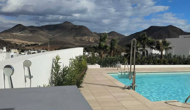Urbanization with swimming pool and gym. BBQ and private solarium. Panoramic views.