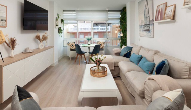 Vacation Apartment "Mediterráneo" with Sea Views, Private Terrace, and Air Conditioning