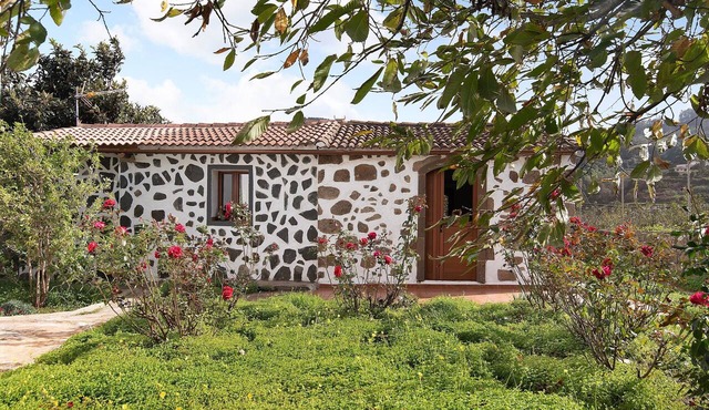 Vacation Apartment 'La Casita De La Abuela Paula' with Sea View, Private Terrace and Wi-Fi