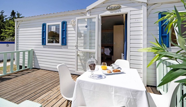 Vacation Home "Bungalow La Villoria Deluxe 8" with Shared Pool, Private Terrace & Wi-Fi