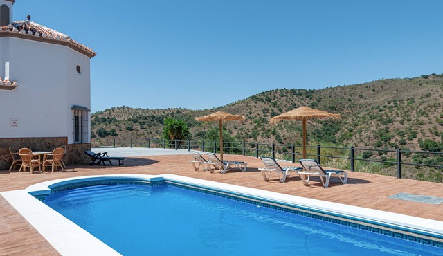 Vacation Home "Sunset El Tejar" with Mountain View, Private Pool & Wi-Fi