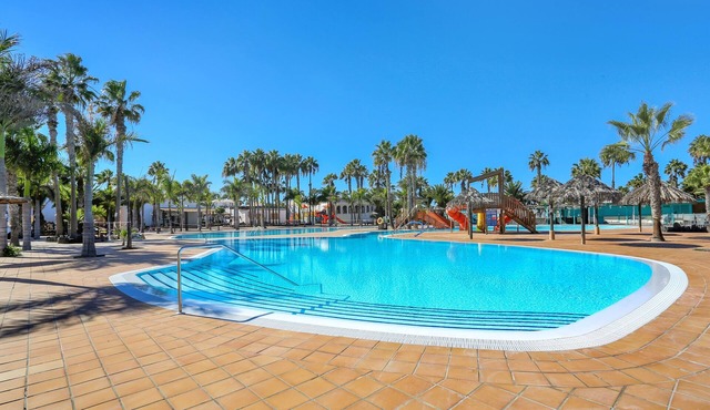 Vacation 'Ocean Dune' with Shared Pool, Private Terrace and Wi-Fi