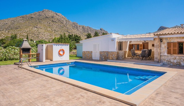 Vacation Villa 'Can Serra' with Private Pool, Mountain Views, Terrace & Garden