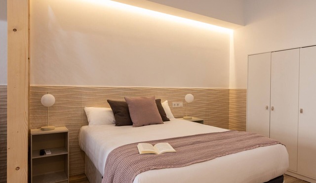 Valencia Urban Suite VIII | 4 Guests | A/C & Wi-Fi | Near the City Center