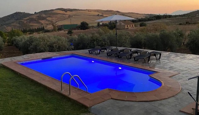 Villa 'Rosales' with Mountain View, Wi-Fi and Air Conditioning