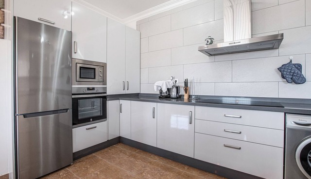 Villa 'Beautiful Renovated Holiday Home' with Sea View, Wi-Fi and Air Conditioning