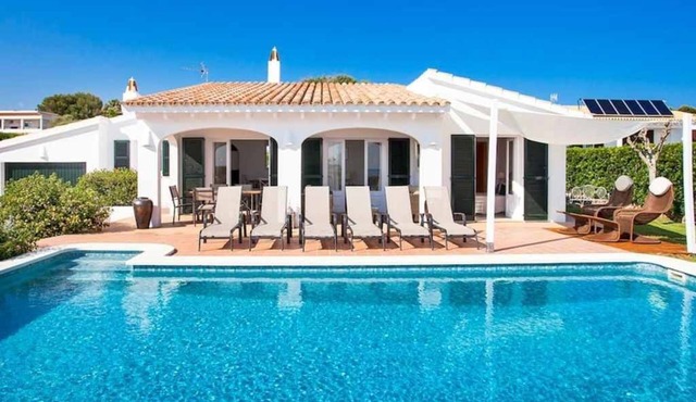 VILLA BINI ORAN - Large charming villa near the beach, wonderful sea views