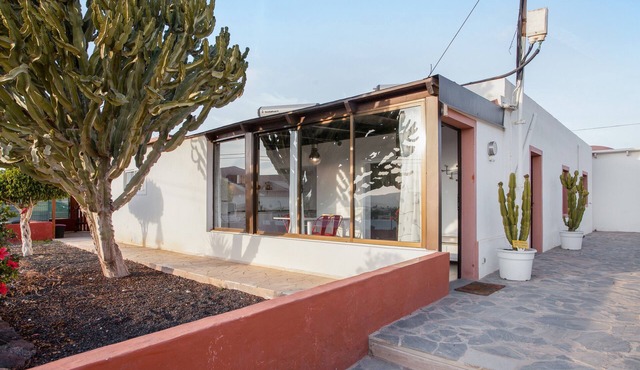 Villa "Bioenergika Sol" with Fibre Optic Wi-FI, Terrace, Mountain View & Garden