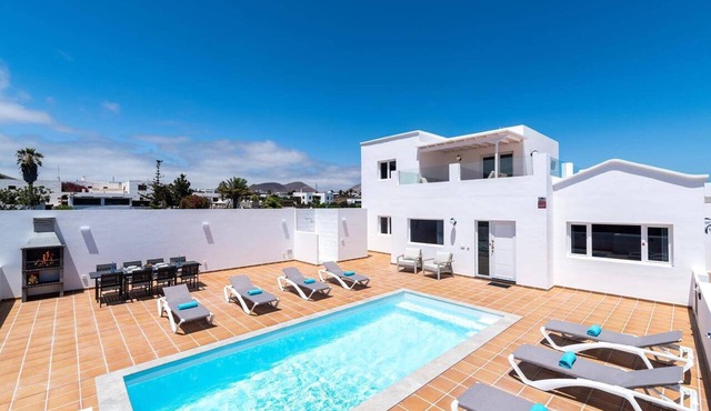 Villa Camino del Volcan by Villa Plus