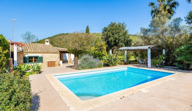 Villa 'Can Tonet' with Mountain View, Wi-Fi and Air Conditioning