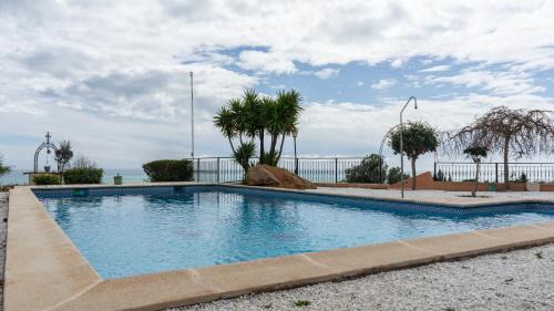 VILLA CANTARES