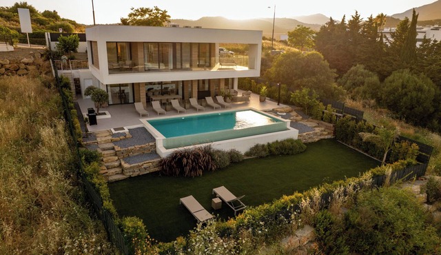 Villa Castaño sea views with heated Pool | Estepona | 8p