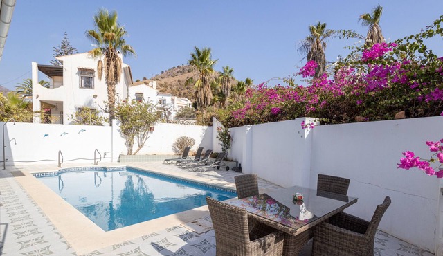Villa "De Wyde Blik" with Pool, Garden and Wi-Fi