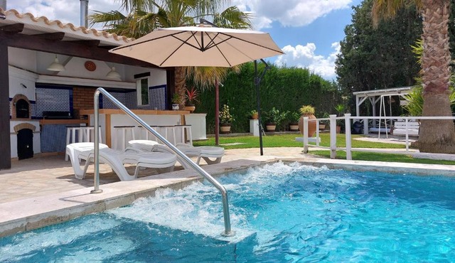 Villa El Estanque Holiday Cottage & Bungalow