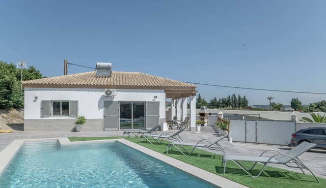 Villa 'El Olivar 1' with Mountain Views, Wi-Fi and Air Conditioning