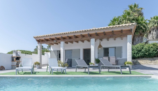 Villa 'El Olivar 2' with Mountain Views, Wi-Fi and Air Conditioning