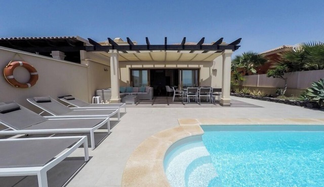 Villa señorío del Castillo, heated swimming pool