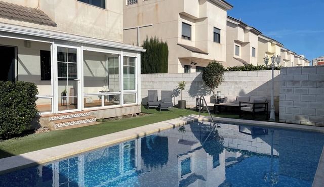 Villa for 4 people by the sea