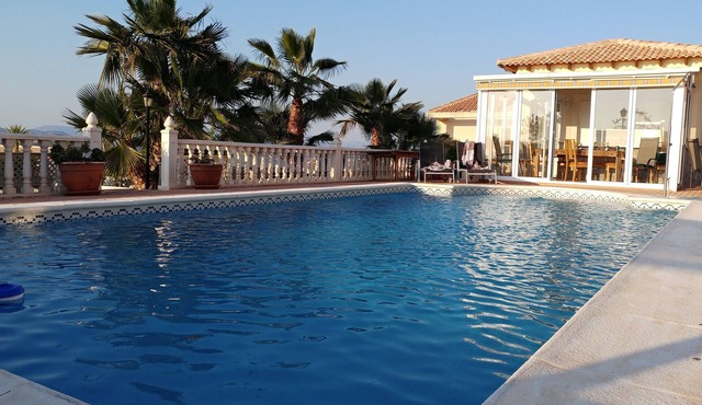 Villa for 8 people with private swimming pool
