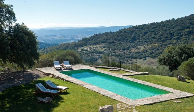 Villa Gaucin - Six Bedroom Villa, Sleeps 12