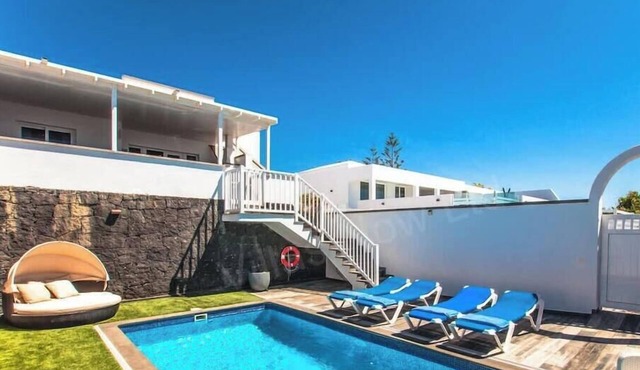 Villa Graciosa - Sea View Villa by Villas Now