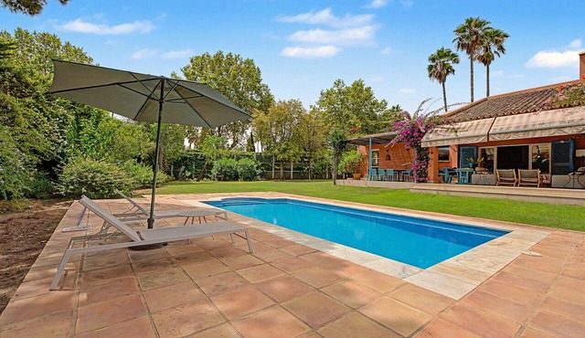 Villa 'Impresionante Con Piscina' with Private Pool, Wi-Fi and Air Conditioning