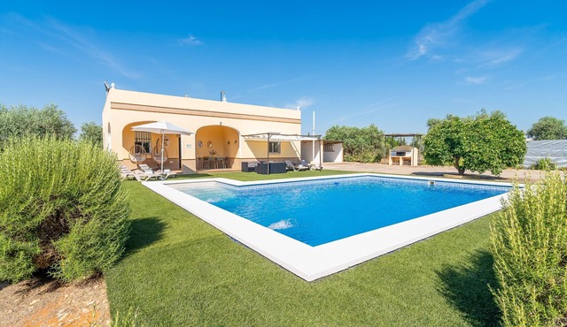 Villa Manantial Country House in the Seville Countryside