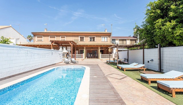 Villa 'Marenostrum' with Private Pool, Shared Terrace and Wi-Fi