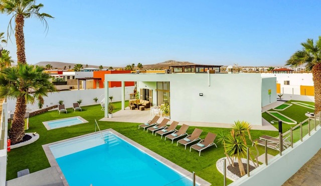 Villa Maresia by Villa Plus