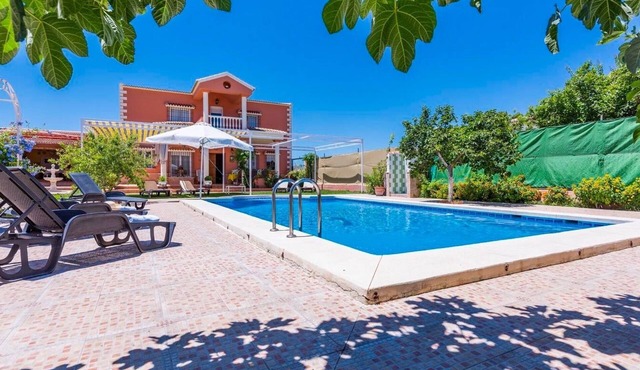 Villa 'Martinica' with Lake View, Wi-Fi and Air Conditioning