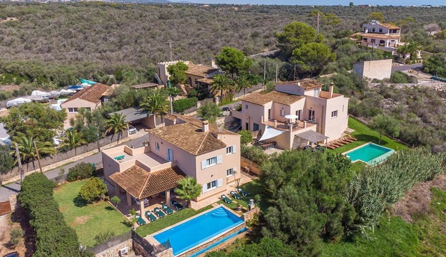 Villa Maya 10-minutes from Cala Mondragó with Pool & Wi-Fi