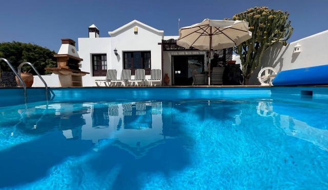 Villa met private pool in the centre of Playa Blanca