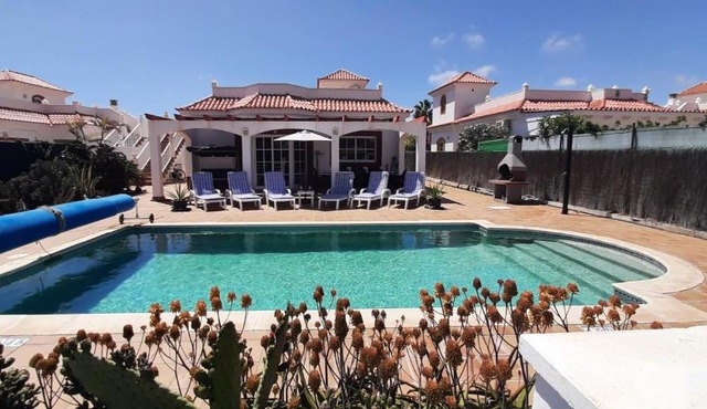 Villa Mira