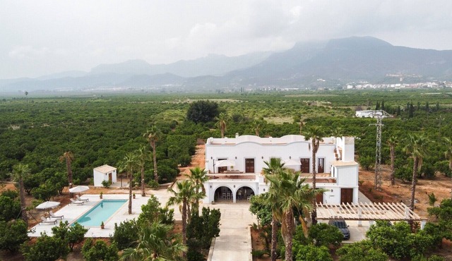 Villa 'Monsalva' with Private Pool, Wi-Fi and Air Conditioning