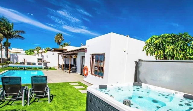 Villa Noches de Luna - Elegant Escape by Villas Now
