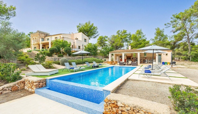 Villa 'Pins' with Mountain View, Wi-Fi and Air Conditioning in Illes Balears