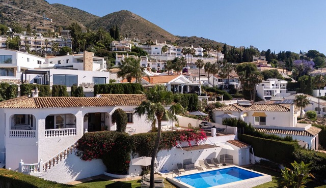 Villa Sabine - Spectacular Sea View Villa in Capel