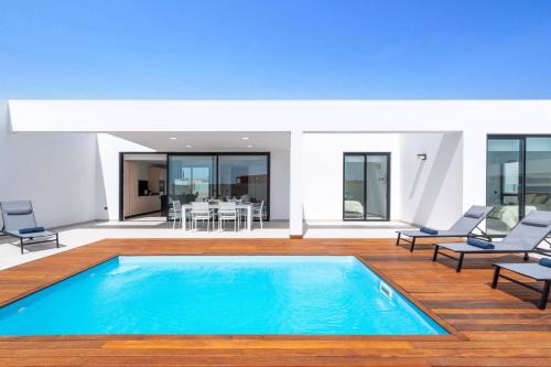 Villa Strelitzia by Villa Plus