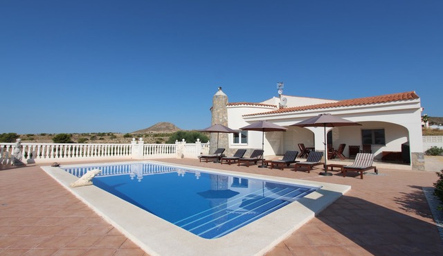 Villa with a large private swimming pool and panoramic coast views!