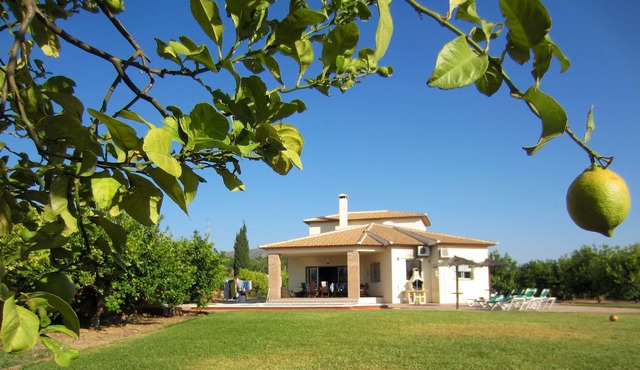 Villa With Private Pool And Secluded Gardens