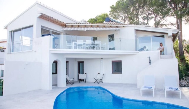 Villa with panoramic sea view in Moraira