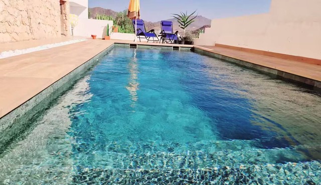 Villa with pool, terrace and sea views, five minutes from the beach