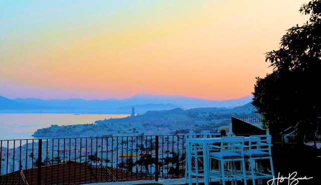 Vista del Mar/Luxury apartment with a wonderful view of the Mediterranean